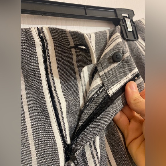 Zara Linen Blend Striped Pocket Grey and White Shorts Size Small - Picture 4 of 8